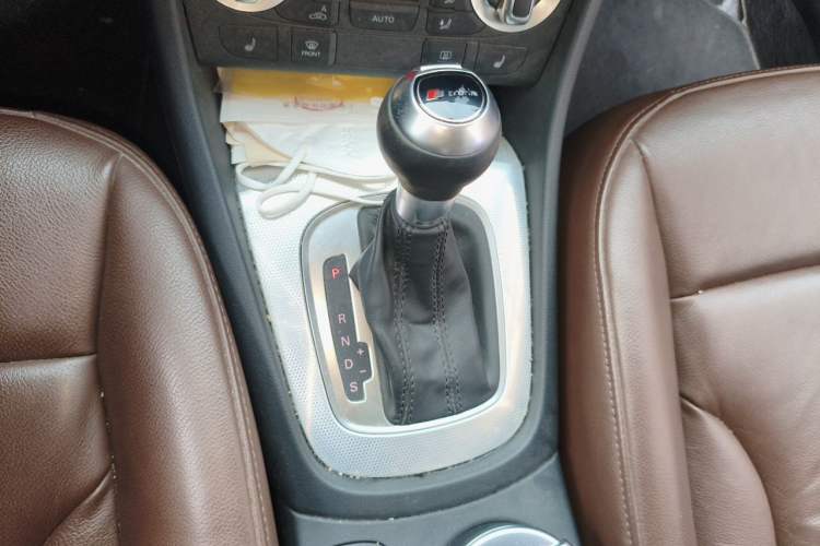 Used Audi Q3 2015 35 TFSI quattro Technology Edition Gear Lever