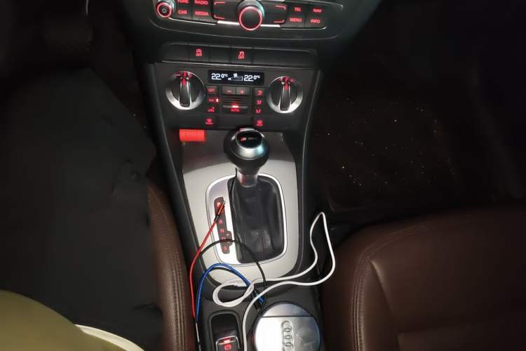 Used Audi Q3 2015 30 TFSI Ambition Edition Gear Lever