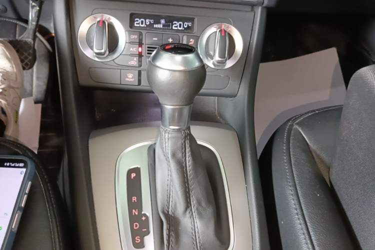 Used Audi Q3 2015 35 TFSI Ambition Edition Gear Lever