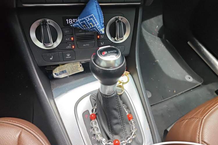 Used Audi Q3 2015 35 TFSI quattro Technology Edition Gear Lever