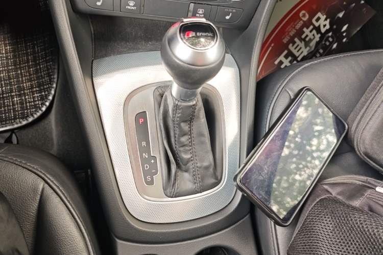Used Audi Q3 2015 35 TFSI quattro Technology Edition Gear Lever