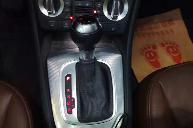 Used Audi Q3 2015 35 TFSI quattro Technology Edition Gear Lever