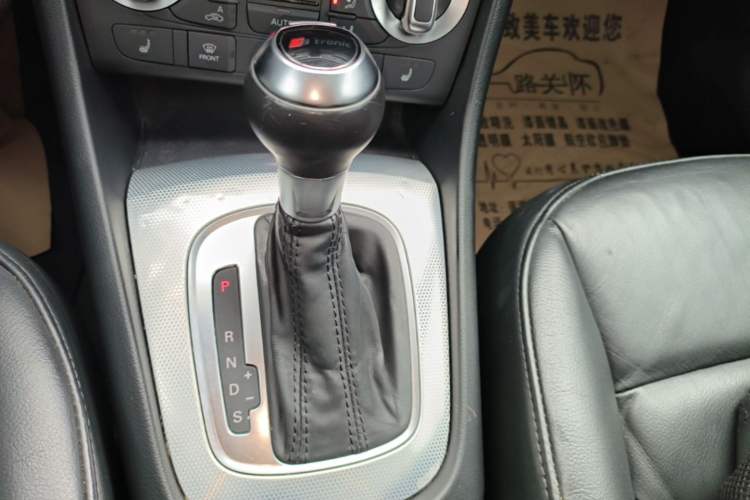 Used Audi Q3 2015 35 TFSI quattro Technology Edition Gear Lever