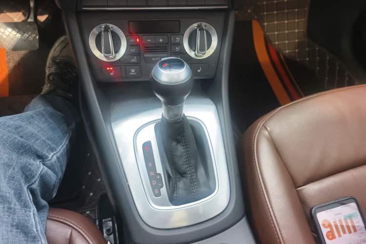 Used Audi Q3 2015 35 TFSI quattro Millionth Anniversary Edition Gear Lever