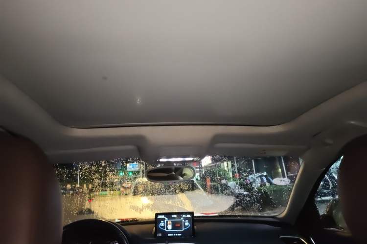Used Audi Q3 2015 30 TFSI Ambition Edition Headliner