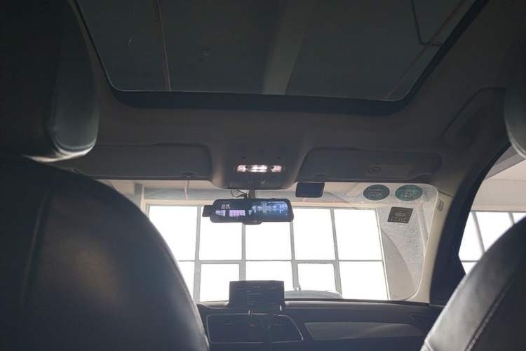 Used Audi Q3 2015 35 TFSI Comfort Model Headliner