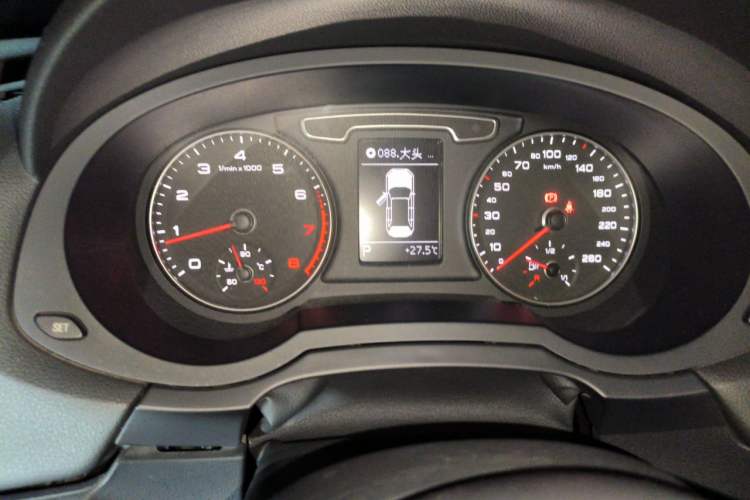 Used Audi Q3 2015 35 TFSI Comfort Model Instrument Cluster