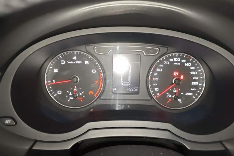 Used Audi Q3 2015 30 TFSI Ambition Edition Instrument Cluster