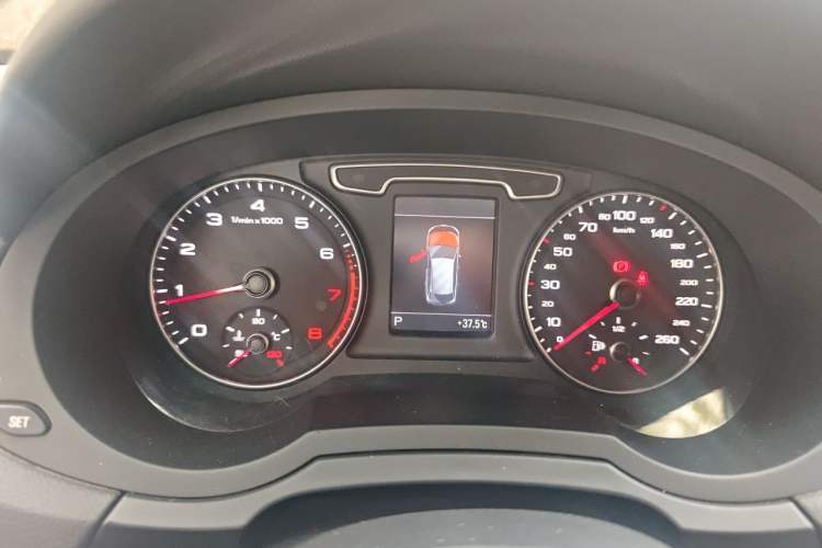 Used Audi Q3 2015 35 TFSI quattro Technology Edition Instrument Cluster
