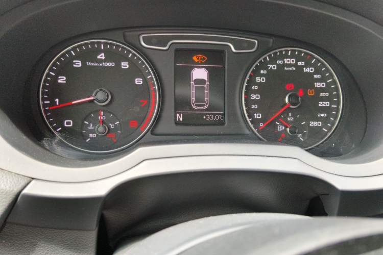 Used Audi Q3 2015 35 TFSI Comfort Model Instrument Cluster