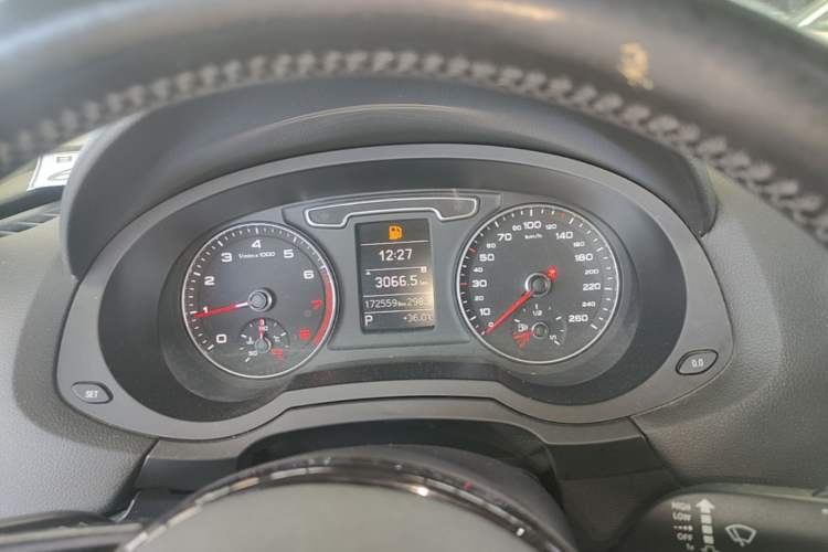 Used Audi Q3 2015 30 TFSI Ambition Edition Instrument Cluster