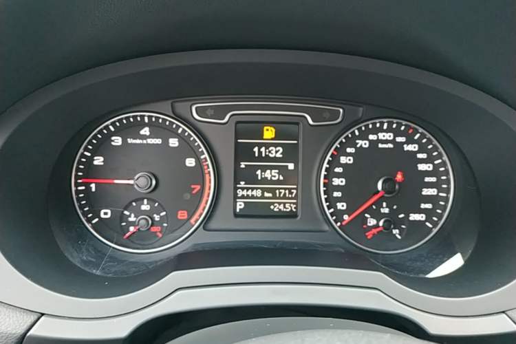 Used Audi Q3 2015 35 TFSI Millionth Anniversary Comfort Model Instrument Cluster