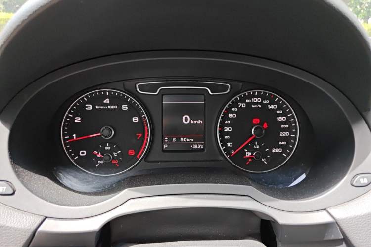 Used Audi Q3 2015 35 TFSI quattro Comfort model Instrument Cluster