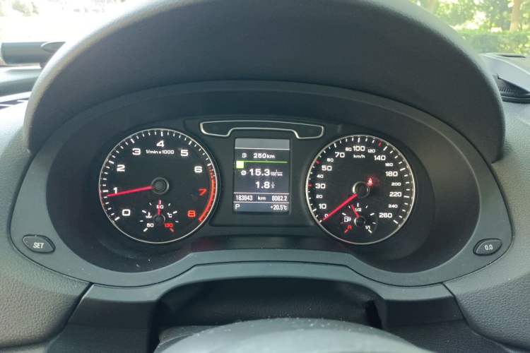 Used Audi Q3 2015 35 TFSI quattro Technology Edition Instrument Cluster