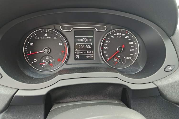 Used Audi Q3 2015 35 TFSI Comfort Model Instrument Cluster