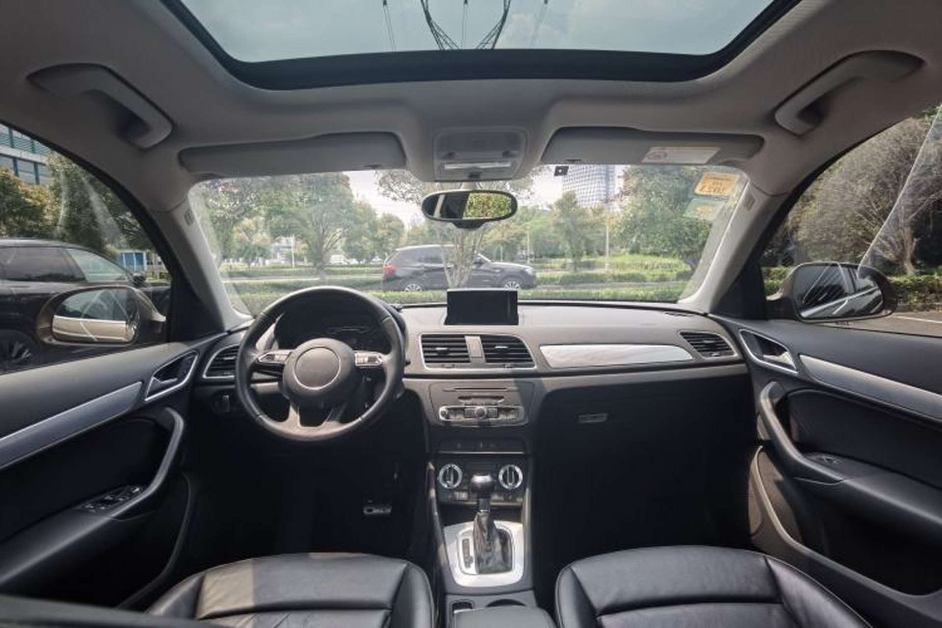 Used Audi Q3 2015 35 TFSI Comfort Model Interior 3