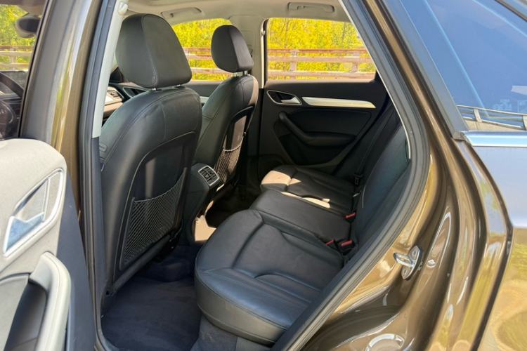 Used Audi Q3 2015 30 TFSI Comfort Model Interior 3