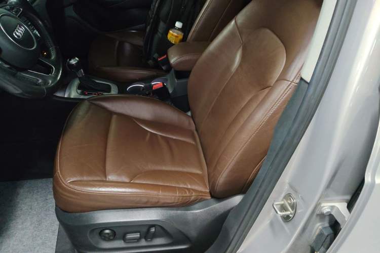 Used Audi Q3 2015 35 TFSI quattro Technology Edition Left Front Seat