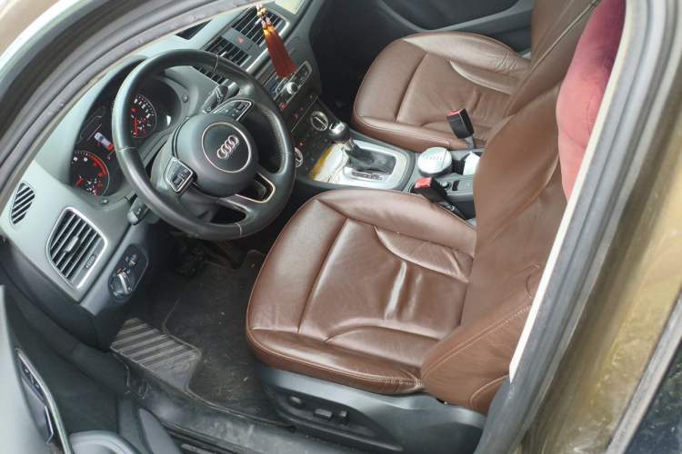 Used Audi Q3 2015 35 TFSI quattro Technology Edition Left Front Seat