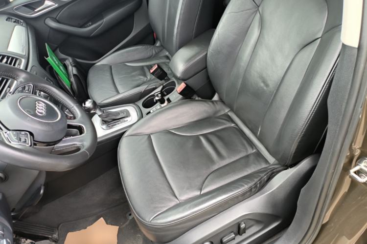 Used Audi Q3 2015 35 TFSI quattro Technology Edition Left Front Seat