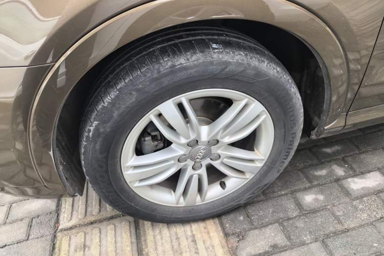 Used Audi Q3 2015 35 TFSI Comfort Model Left Front Wheel Hub