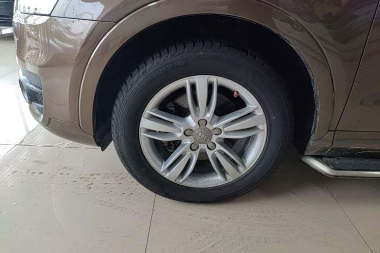 Used Audi Q3 2015 35 TFSI Millionth Anniversary Comfort Model Left Front Wheel Hub