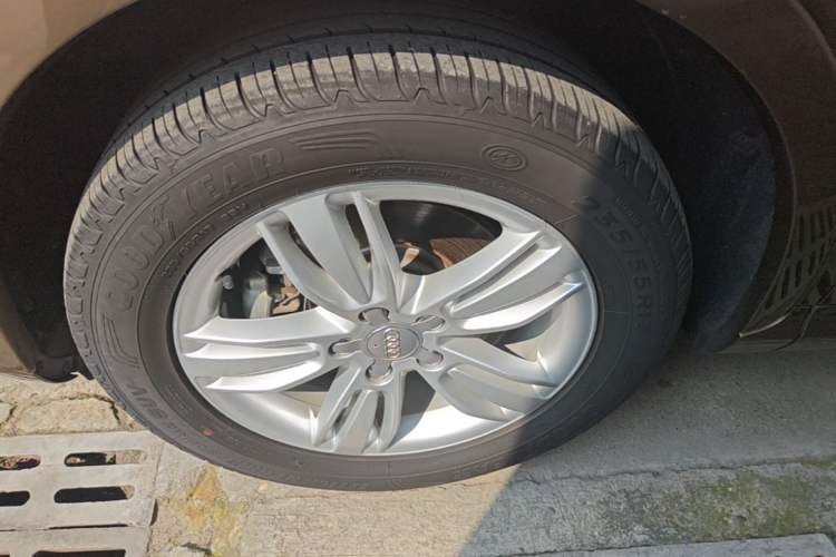 Used Audi Q3 2015 35 TFSI Millionth Anniversary Comfort Model Left Front Wheel Hub