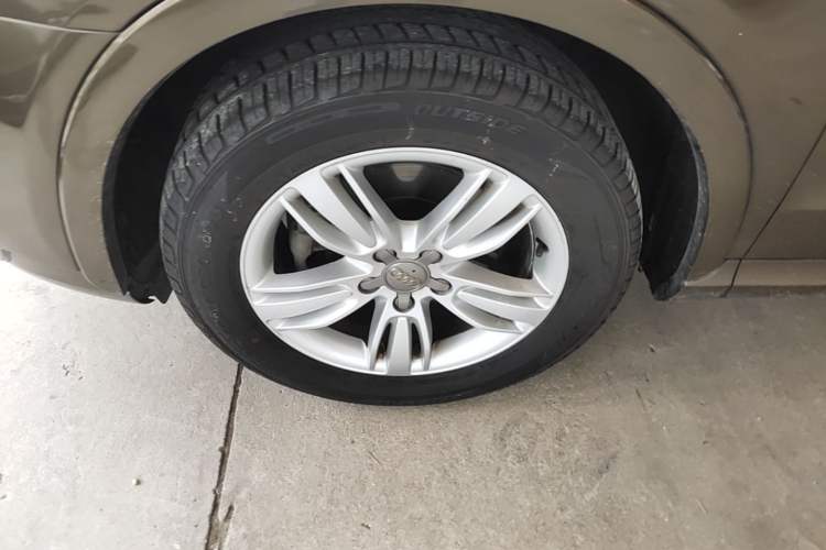 Used Audi Q3 2015 35 TFSI quattro Technology Edition Left Front Wheel Hub
