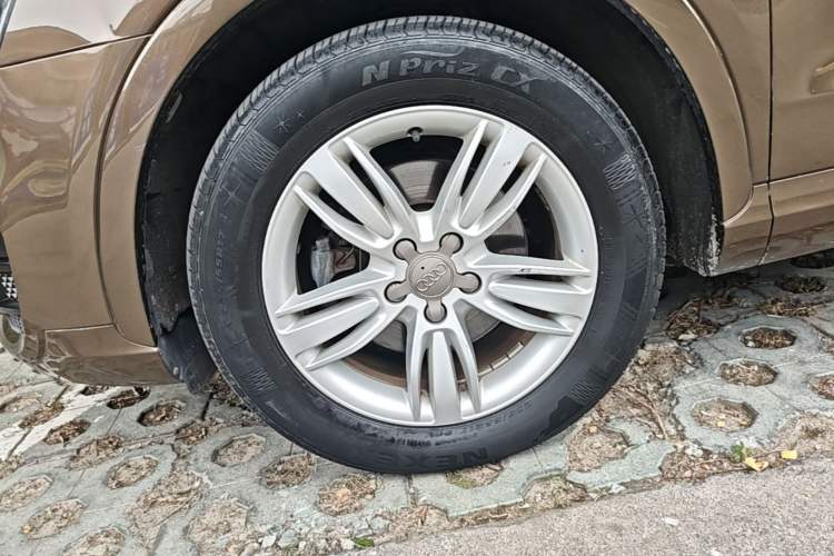 Used Audi Q3 2015 35 TFSI quattro Technology Edition Left Front Wheel Hub
