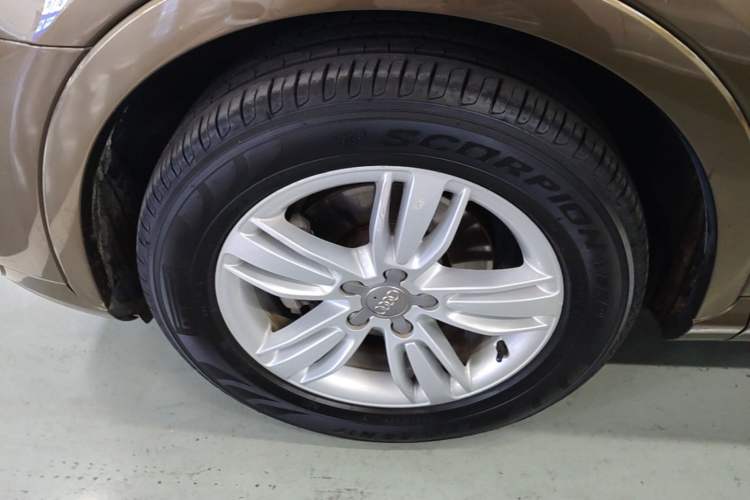 Used Audi Q3 2015 35 TFSI quattro Technology Edition Left Front Wheel Hub