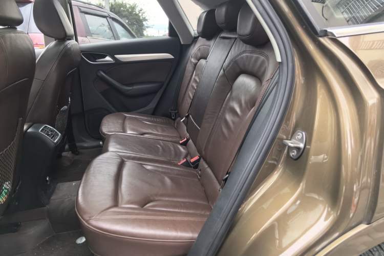 Used Audi Q3 2015 35 TFSI Comfort Model Left Rear Seat