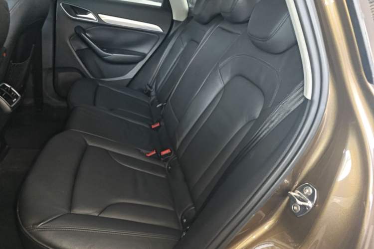 Used Audi Q3 2015 35 TFSI Comfort Model Left Rear Seat