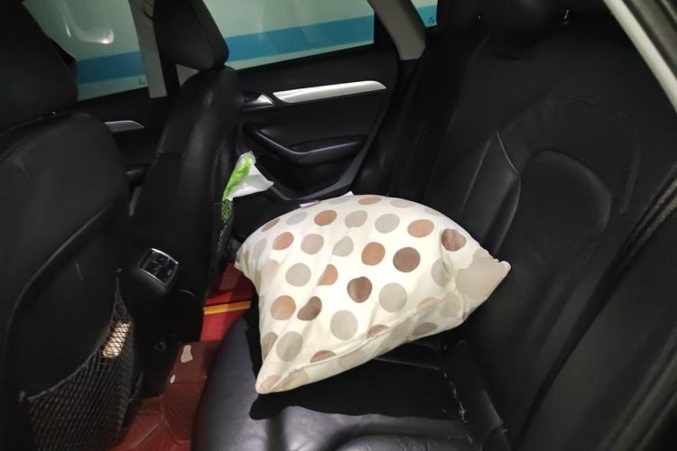 Used Audi Q3 2015 35 TFSI Comfort Model Left Rear Seat
