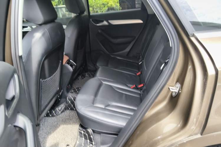 Used Audi Q3 2015 35 TFSI Comfort Model Left Rear Seat