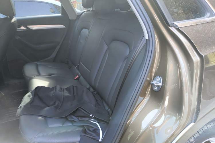 Used Audi Q3 2015 35 TFSI Comfort Model Left Rear Seat