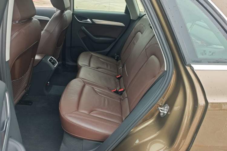 Used Audi Q3 2015 35 TFSI Comfort Model Left Rear Seat