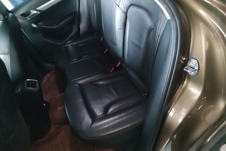 Used Audi Q3 2015 35 TFSI Comfort Model Left Rear Seat