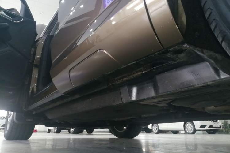 Used Audi Q3 2015 30 TFSI Comfort Model Left Side Sill