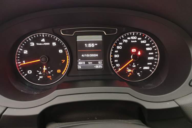 Used Audi Q3 2015 35 TFSI quattro Technology Edition Odometer Close Up