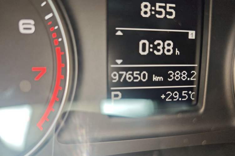 Used Audi Q3 2015 30 TFSI Comfort Model Odometer Close Up