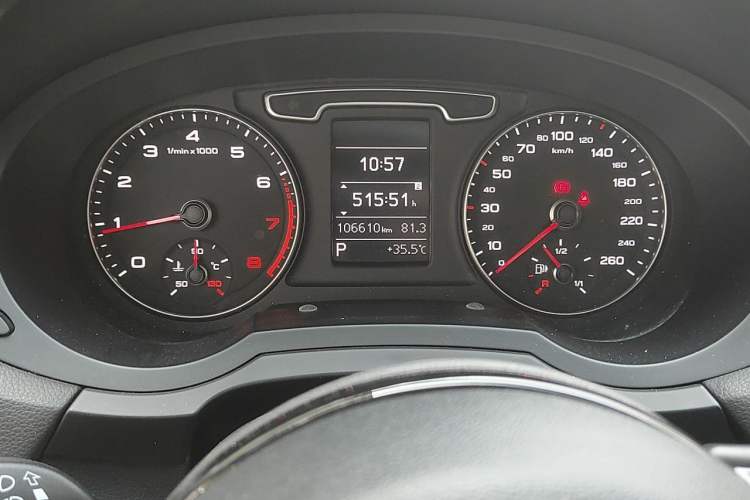 Used Audi Q3 2015 30 TFSI Comfort Model Odometer Close Up