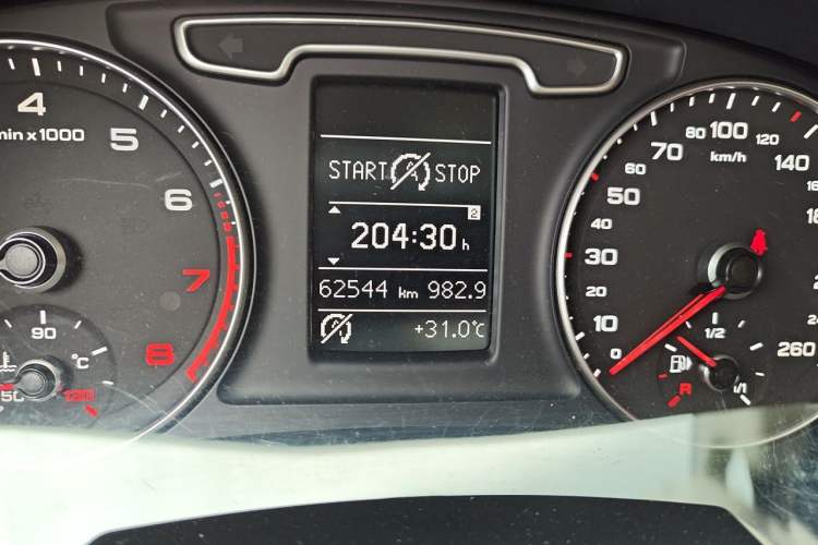 Used Audi Q3 2015 35 TFSI Comfort Model Odometer Close Up