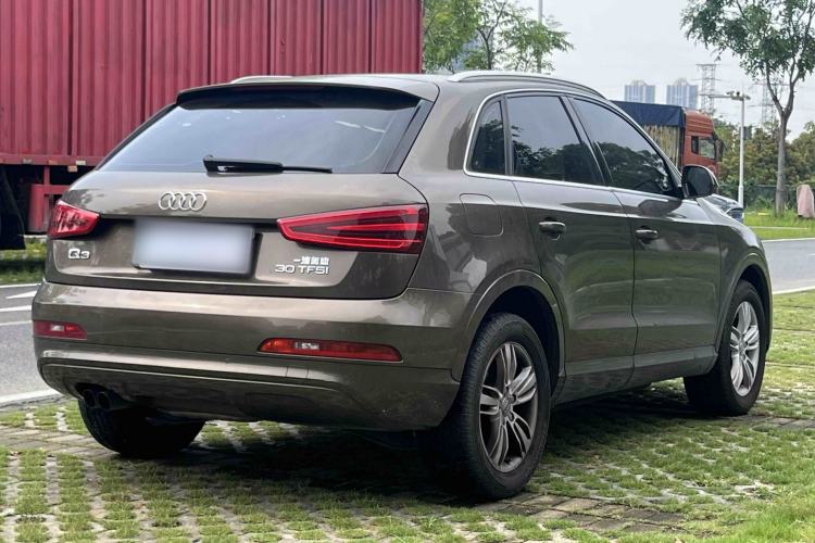 Used Audi Q3 2015 30 TFSI Comfort Model Rear Right 45 Deg