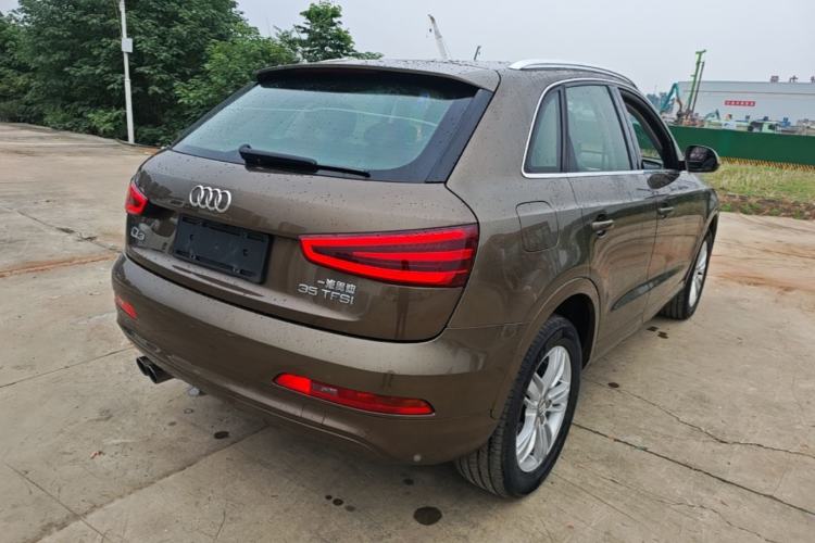 Used Audi Q3 2015 35 TFSI Comfort Model Rear Right 45 Deg