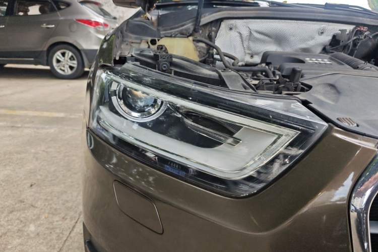 Used Audi Q3 2015 30 TFSI Comfort Model Right Front Headlight