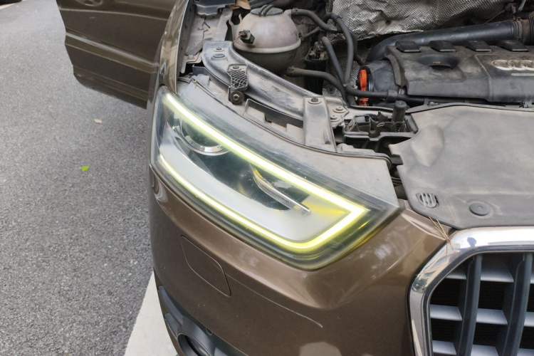 Used Audi Q3 2015 35 TFSI quattro Technology Edition Right Front Headlight