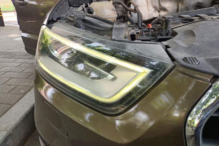 Used Audi Q3 2015 35 TFSI quattro Technology Edition Right Front Headlight