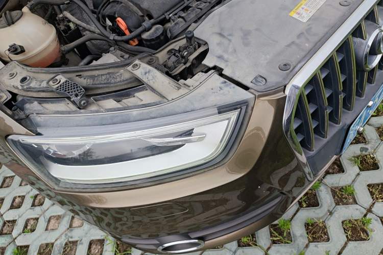 Used Audi Q3 2015 35 TFSI Comfort Model Right Front Headlight