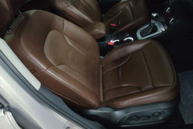 Used Audi Q3 2015 35 TFSI quattro Technology Edition Right Front Seat