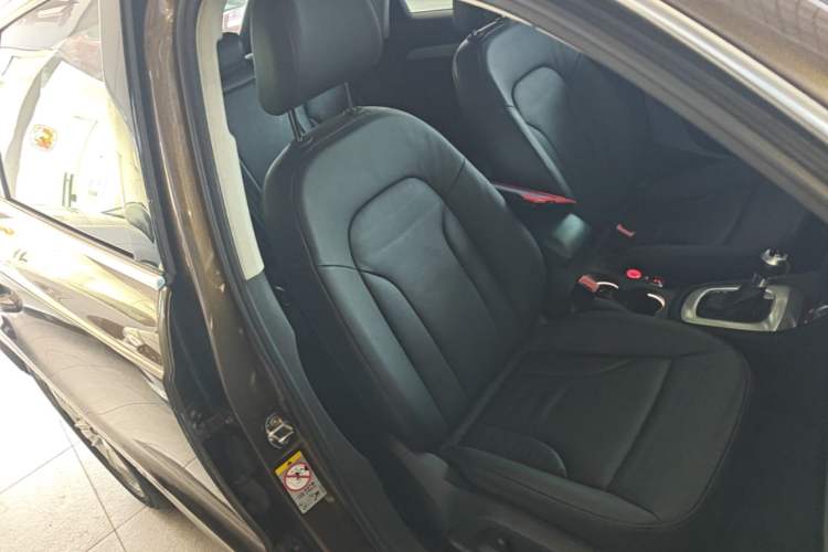 Used Audi Q3 2015 35 TFSI Comfort Model Right Front Seat
